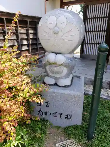 世尊院（曼陀羅寺塔頭）の像