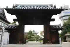 月照寺の山門