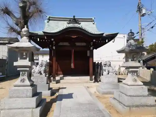 高見神社の{uncategorized: "未分類", other: "その他", undefined: "問題あり", building: "その他建物", grave: "お墓", sacred_gate: "鳥居", guardian: "狛犬", statue: "像", buddha: "仏像", history: "歴史", nature: "自然", garden: "庭園", animal: "動物", pagoda: "塔", temizu: "手水舎", mountain_gate: "山門・神門", sanctuary: "本殿・本堂", subordinate: "末社・摂社", art: "芸術", scenery: "景色", jizo: "地蔵", ema: "絵馬", goshuin: "御朱印", omikuji: "おみくじ", items: "授与品その他", amulet: "お守り", goshuincho: "御朱印帳", eats: "食事", festival: "お祭り", votive_dance: "神楽", shichigosan: "七五三参", wedding: "結婚式", experience: "体験その他", initially: "初詣", around: "周辺", anti_infection: "感染症対策"}