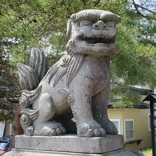 鹿部稲荷神社の狛犬