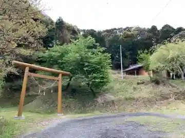神明社の鳥居