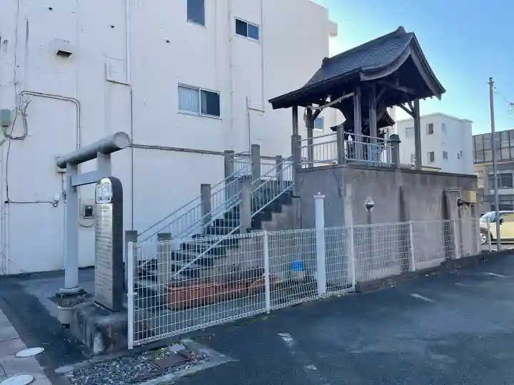 二丁目金刀比羅宮の{uncategorized: "未分類", other: "その他", undefined: "問題あり", building: "その他建物", grave: "お墓", sacred_gate: "鳥居", guardian: "狛犬", statue: "像", buddha: "仏像", history: "歴史", nature: "自然", garden: "庭園", animal: "動物", pagoda: "塔", temizu: "手水舎", mountain_gate: "山門・神門", sanctuary: "本殿・本堂", subordinate: "末社・摂社", art: "芸術", scenery: "景色", jizo: "地蔵", ema: "絵馬", goshuin: "御朱印", omikuji: "おみくじ", items: "授与品その他", amulet: "お守り", goshuincho: "御朱印帳", eats: "食事", festival: "お祭り", votive_dance: "神楽", shichigosan: "七五三参", wedding: "結婚式", experience: "体験その他", initially: "初詣", around: "周辺", anti_infection: "感染症対策"}