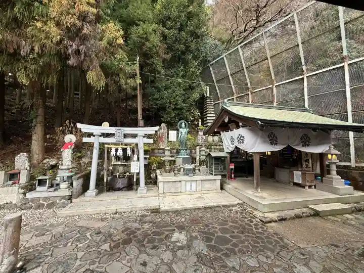 宝山寺の{uncategorized: "未分類", other: "その他", undefined: "問題あり", building: "その他建物", grave: "お墓", sacred_gate: "鳥居", guardian: "狛犬", statue: "像", buddha: "仏像", history: "歴史", nature: "自然", garden: "庭園", animal: "動物", pagoda: "塔", temizu: "手水舎", mountain_gate: "山門・神門", sanctuary: "本殿・本堂", subordinate: "末社・摂社", art: "芸術", scenery: "景色", jizo: "地蔵", ema: "絵馬", goshuin: "御朱印", omikuji: "おみくじ", items: "授与品その他", amulet: "お守り", goshuincho: "御朱印帳", eats: "食事", festival: "お祭り", votive_dance: "神楽", shichigosan: "七五三参", wedding: "結婚式", experience: "体験その他", initially: "初詣", around: "周辺", anti_infection: "感染症対策"}
