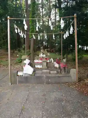 箭弓稲荷神社の{uncategorized: "未分類", other: "その他", undefined: "問題あり", building: "その他建物", grave: "お墓", sacred_gate: "鳥居", guardian: "狛犬", statue: "像", buddha: "仏像", history: "歴史", nature: "自然", garden: "庭園", animal: "動物", pagoda: "塔", temizu: "手水舎", mountain_gate: "山門・神門", sanctuary: "本殿・本堂", subordinate: "末社・摂社", art: "芸術", scenery: "景色", jizo: "地蔵", ema: "絵馬", goshuin: "御朱印", omikuji: "おみくじ", items: "授与品その他", amulet: "お守り", goshuincho: "御朱印帳", eats: "食事", festival: "お祭り", votive_dance: "神楽", shichigosan: "七五三参", wedding: "結婚式", experience: "体験その他", initially: "初詣", around: "周辺", anti_infection: "感染症対策"}