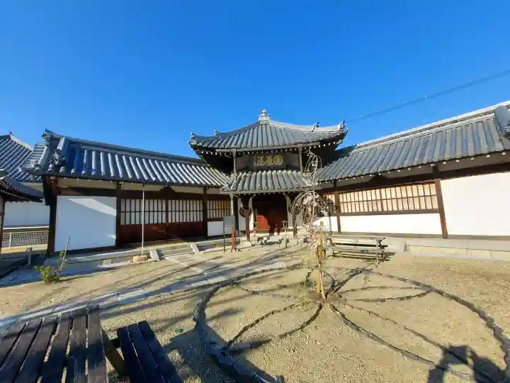 大念佛寺の{uncategorized: "未分類", other: "その他", undefined: "問題あり", building: "その他建物", grave: "お墓", sacred_gate: "鳥居", guardian: "狛犬", statue: "像", buddha: "仏像", history: "歴史", nature: "自然", garden: "庭園", animal: "動物", pagoda: "塔", temizu: "手水舎", mountain_gate: "山門・神門", sanctuary: "本殿・本堂", subordinate: "末社・摂社", art: "芸術", scenery: "景色", jizo: "地蔵", ema: "絵馬", goshuin: "御朱印", omikuji: "おみくじ", items: "授与品その他", amulet: "お守り", goshuincho: "御朱印帳", eats: "食事", festival: "お祭り", votive_dance: "神楽", shichigosan: "七五三参", wedding: "結婚式", experience: "体験その他", initially: "初詣", around: "周辺", anti_infection: "感染症対策"}