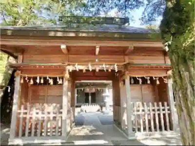 淺間神社（忍野八海）の山門・神門