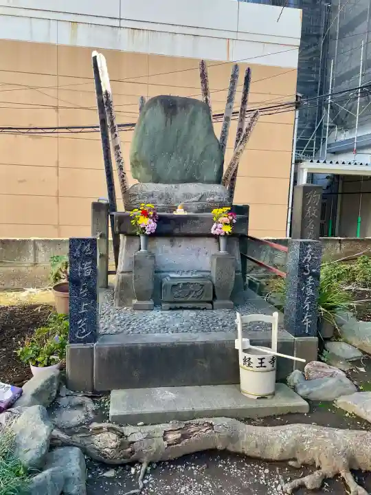経王寺の{uncategorized: "未分類", other: "その他", undefined: "問題あり", building: "その他建物", grave: "お墓", sacred_gate: "鳥居", guardian: "狛犬", statue: "像", buddha: "仏像", history: "歴史", nature: "自然", garden: "庭園", animal: "動物", pagoda: "塔", temizu: "手水舎", mountain_gate: "山門・神門", sanctuary: "本殿・本堂", subordinate: "末社・摂社", art: "芸術", scenery: "景色", jizo: "地蔵", ema: "絵馬", goshuin: "御朱印", omikuji: "おみくじ", items: "授与品その他", amulet: "お守り", goshuincho: "御朱印帳", eats: "食事", festival: "お祭り", votive_dance: "神楽", shichigosan: "七五三参", wedding: "結婚式", experience: "体験その他", initially: "初詣", around: "周辺", anti_infection: "感染症対策"}