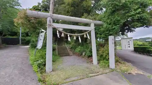 六所神社の鳥居