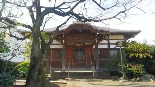 常行寺の本殿