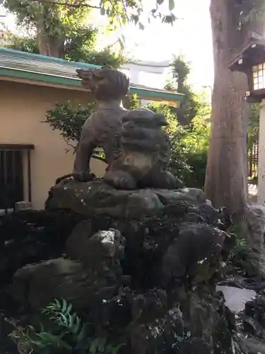 新宿下落合氷川神社の狛犬