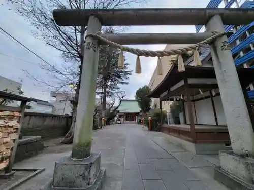 氷川鍬神社の鳥居