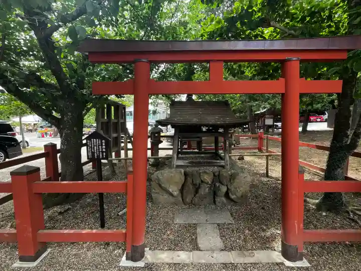 氷室神社の{uncategorized: "未分類", other: "その他", undefined: "問題あり", building: "その他建物", grave: "お墓", sacred_gate: "鳥居", guardian: "狛犬", statue: "像", buddha: "仏像", history: "歴史", nature: "自然", garden: "庭園", animal: "動物", pagoda: "塔", temizu: "手水舎", mountain_gate: "山門・神門", sanctuary: "本殿・本堂", subordinate: "末社・摂社", art: "芸術", scenery: "景色", jizo: "地蔵", ema: "絵馬", goshuin: "御朱印", omikuji: "おみくじ", items: "授与品その他", amulet: "お守り", goshuincho: "御朱印帳", eats: "食事", festival: "お祭り", votive_dance: "神楽", shichigosan: "七五三参", wedding: "結婚式", experience: "体験その他", initially: "初詣", around: "周辺", anti_infection: "感染症対策"}