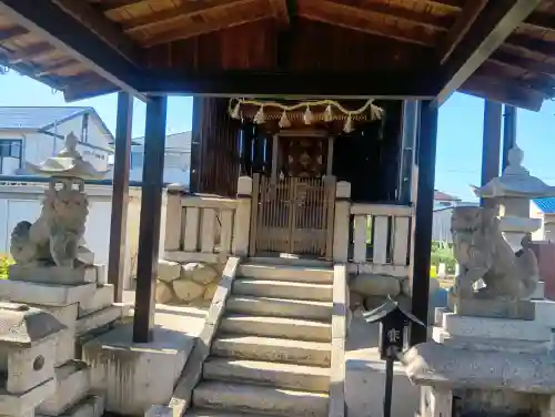 八幡神社の{uncategorized: "未分類", other: "その他", undefined: "問題あり", building: "その他建物", grave: "お墓", sacred_gate: "鳥居", guardian: "狛犬", statue: "像", buddha: "仏像", history: "歴史", nature: "自然", garden: "庭園", animal: "動物", pagoda: "塔", temizu: "手水舎", mountain_gate: "山門・神門", sanctuary: "本殿・本堂", subordinate: "末社・摂社", art: "芸術", scenery: "景色", jizo: "地蔵", ema: "絵馬", goshuin: "御朱印", omikuji: "おみくじ", items: "授与品その他", amulet: "お守り", goshuincho: "御朱印帳", eats: "食事", festival: "お祭り", votive_dance: "神楽", shichigosan: "七五三参", wedding: "結婚式", experience: "体験その他", initially: "初詣", around: "周辺", anti_infection: "感染症対策"}