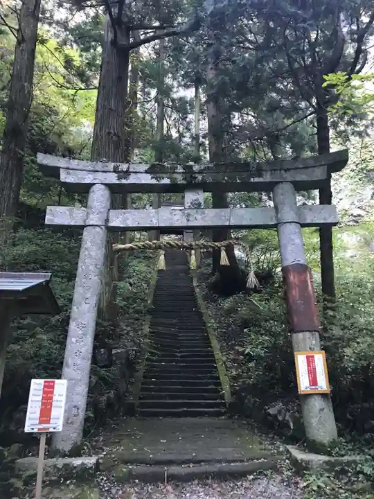 壇鏡神社の鳥居