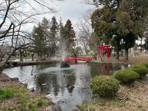 鳥海月山両所宮の{uncategorized: "未分類", other: "その他", undefined: "問題あり", building: "その他建物", grave: "お墓", sacred_gate: "鳥居", guardian: "狛犬", statue: "像", buddha: "仏像", history: "歴史", nature: "自然", garden: "庭園", animal: "動物", pagoda: "塔", temizu: "手水舎", mountain_gate: "山門・神門", sanctuary: "本殿・本堂", subordinate: "末社・摂社", art: "芸術", scenery: "景色", jizo: "地蔵", ema: "絵馬", goshuin: "御朱印", omikuji: "おみくじ", items: "授与品その他", amulet: "お守り", goshuincho: "御朱印帳", eats: "食事", festival: "お祭り", votive_dance: "神楽", shichigosan: "七五三参", wedding: "結婚式", experience: "体験その他", initially: "初詣", around: "周辺", anti_infection: "感染症対策"}