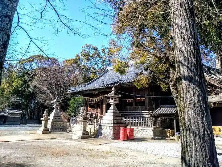 豊川進雄神社の本殿・本堂