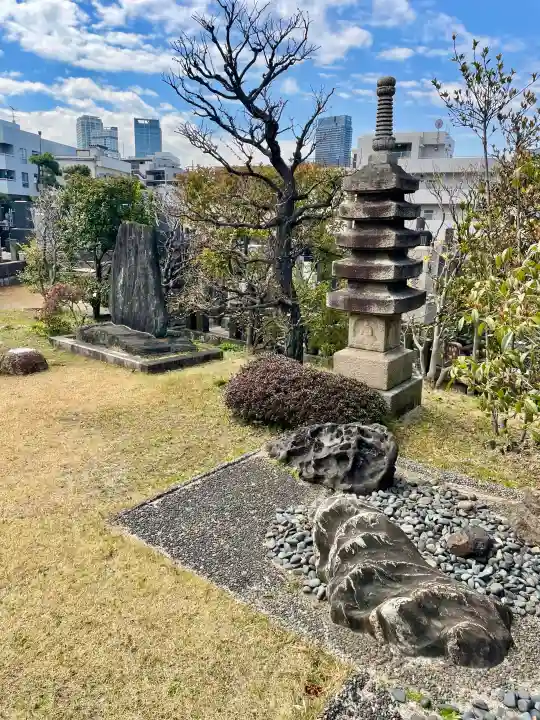 成佛寺の{uncategorized: "未分類", other: "その他", undefined: "問題あり", building: "その他建物", grave: "お墓", sacred_gate: "鳥居", guardian: "狛犬", statue: "像", buddha: "仏像", history: "歴史", nature: "自然", garden: "庭園", animal: "動物", pagoda: "塔", temizu: "手水舎", mountain_gate: "山門・神門", sanctuary: "本殿・本堂", subordinate: "末社・摂社", art: "芸術", scenery: "景色", jizo: "地蔵", ema: "絵馬", goshuin: "御朱印", omikuji: "おみくじ", items: "授与品その他", amulet: "お守り", goshuincho: "御朱印帳", eats: "食事", festival: "お祭り", votive_dance: "神楽", shichigosan: "七五三参", wedding: "結婚式", experience: "体験その他", initially: "初詣", around: "周辺", anti_infection: "感染症対策"}