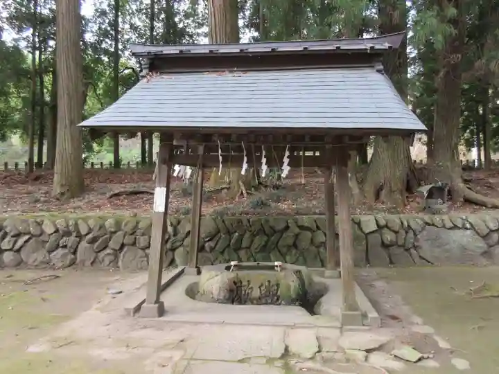 都々古別神社(八槻)の手水舎