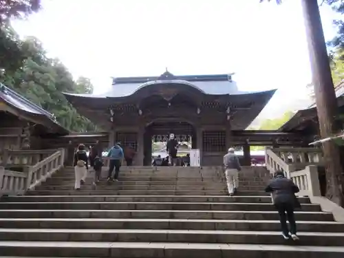 彌彦神社の山門・神門