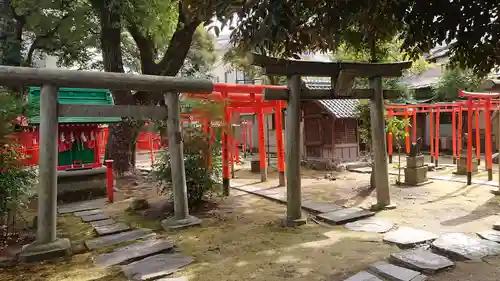 三囲神社の鳥居