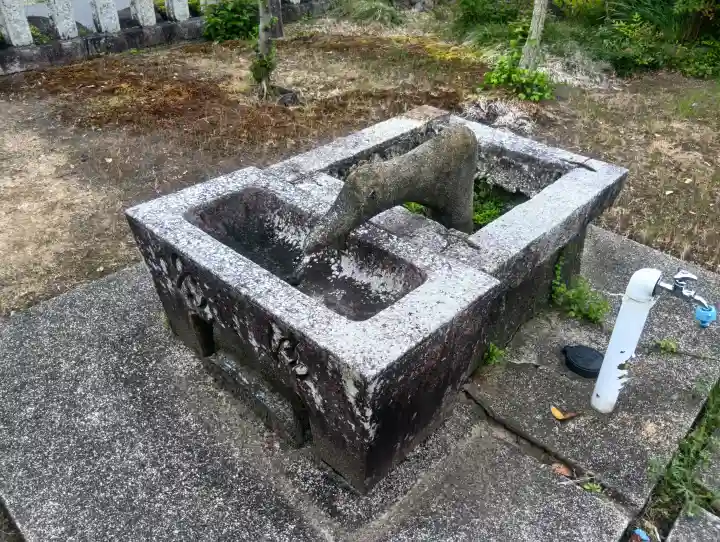 五霊神社の{uncategorized: "未分類", other: "その他", undefined: "問題あり", building: "その他建物", grave: "お墓", sacred_gate: "鳥居", guardian: "狛犬", statue: "像", buddha: "仏像", history: "歴史", nature: "自然", garden: "庭園", animal: "動物", pagoda: "塔", temizu: "手水舎", mountain_gate: "山門・神門", sanctuary: "本殿・本堂", subordinate: "末社・摂社", art: "芸術", scenery: "景色", jizo: "地蔵", ema: "絵馬", goshuin: "御朱印", omikuji: "おみくじ", items: "授与品その他", amulet: "お守り", goshuincho: "御朱印帳", eats: "食事", festival: "お祭り", votive_dance: "神楽", shichigosan: "七五三参", wedding: "結婚式", experience: "体験その他", initially: "初詣", around: "周辺", anti_infection: "感染症対策"}