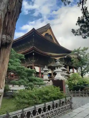 善光寺の本殿・本堂