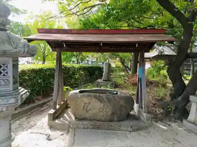 八劔社の手水舎