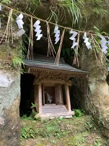 天御中主神社の末社