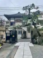 専行寺の{uncategorized: "未分類", other: "その他", undefined: "問題あり", building: "その他建物", grave: "お墓", sacred_gate: "鳥居", guardian: "狛犬", statue: "像", buddha: "仏像", history: "歴史", nature: "自然", garden: "庭園", animal: "動物", pagoda: "塔", temizu: "手水舎", mountain_gate: "山門・神門", sanctuary: "本殿・本堂", subordinate: "末社・摂社", art: "芸術", scenery: "景色", jizo: "地蔵", ema: "絵馬", goshuin: "御朱印", omikuji: "おみくじ", items: "授与品その他", amulet: "お守り", goshuincho: "御朱印帳", eats: "食事", festival: "お祭り", votive_dance: "神楽", shichigosan: "七五三参", wedding: "結婚式", experience: "体験その他", initially: "初詣", around: "周辺", anti_infection: "感染症対策"}