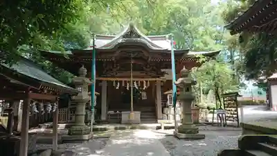 座間神社の本殿・本堂