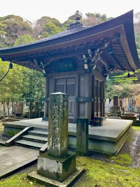 安國論寺(安国論寺)の{uncategorized: "未分類", other: "その他", undefined: "問題あり", building: "その他建物", grave: "お墓", sacred_gate: "鳥居", guardian: "狛犬", statue: "像", buddha: "仏像", history: "歴史", nature: "自然", garden: "庭園", animal: "動物", pagoda: "塔", temizu: "手水舎", mountain_gate: "山門・神門", sanctuary: "本殿・本堂", subordinate: "末社・摂社", art: "芸術", scenery: "景色", jizo: "地蔵", ema: "絵馬", goshuin: "御朱印", omikuji: "おみくじ", items: "授与品その他", amulet: "お守り", goshuincho: "御朱印帳", eats: "食事", festival: "お祭り", votive_dance: "神楽", shichigosan: "七五三参", wedding: "結婚式", experience: "体験その他", initially: "初詣", around: "周辺", anti_infection: "感染症対策"}