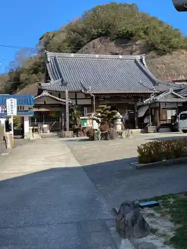 影向寺の本殿・本堂