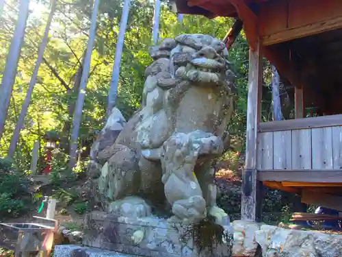 白山神社の狛犬