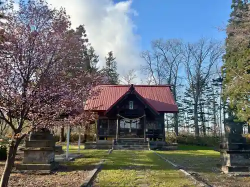 札比内神社の{uncategorized: "未分類", other: "その他", undefined: "問題あり", building: "その他建物", grave: "お墓", sacred_gate: "鳥居", guardian: "狛犬", statue: "像", buddha: "仏像", history: "歴史", nature: "自然", garden: "庭園", animal: "動物", pagoda: "塔", temizu: "手水舎", mountain_gate: "山門・神門", sanctuary: "本殿・本堂", subordinate: "末社・摂社", art: "芸術", scenery: "景色", jizo: "地蔵", ema: "絵馬", goshuin: "御朱印", omikuji: "おみくじ", items: "授与品その他", amulet: "お守り", goshuincho: "御朱印帳", eats: "食事", festival: "お祭り", votive_dance: "神楽", shichigosan: "七五三参", wedding: "結婚式", experience: "体験その他", initially: "初詣", around: "周辺", anti_infection: "感染症対策"}
