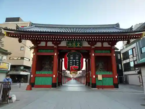 浅草寺の山門・神門