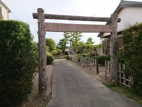 観音寺の山門