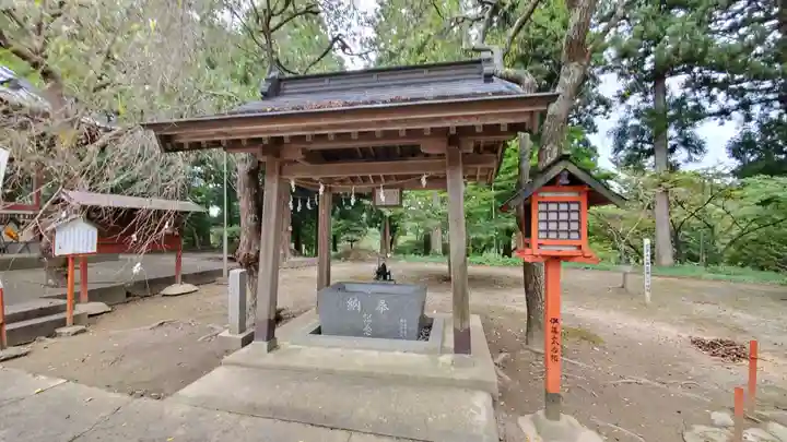 正一位 若草稲荷神社の手水舎