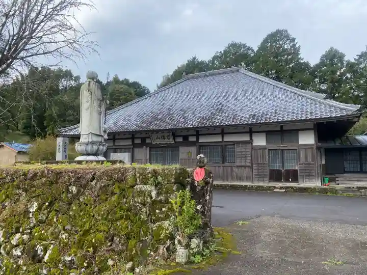 長徳寺の{uncategorized: "未分類", other: "その他", undefined: "問題あり", building: "その他建物", grave: "お墓", sacred_gate: "鳥居", guardian: "狛犬", statue: "像", buddha: "仏像", history: "歴史", nature: "自然", garden: "庭園", animal: "動物", pagoda: "塔", temizu: "手水舎", mountain_gate: "山門・神門", sanctuary: "本殿・本堂", subordinate: "末社・摂社", art: "芸術", scenery: "景色", jizo: "地蔵", ema: "絵馬", goshuin: "御朱印", omikuji: "おみくじ", items: "授与品その他", amulet: "お守り", goshuincho: "御朱印帳", eats: "食事", festival: "お祭り", votive_dance: "神楽", shichigosan: "七五三参", wedding: "結婚式", experience: "体験その他", initially: "初詣", around: "周辺", anti_infection: "感染症対策"}
