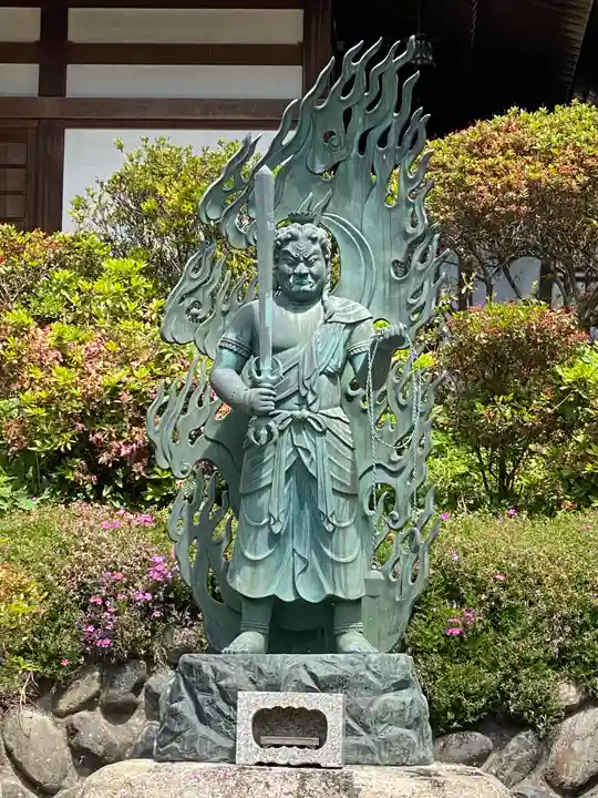 塩船観音寺の像