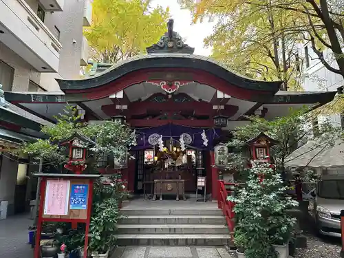 三崎稲荷神社の本殿・本堂