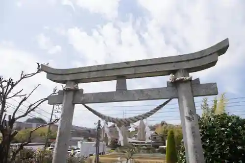 横浜御嶽神社の鳥居