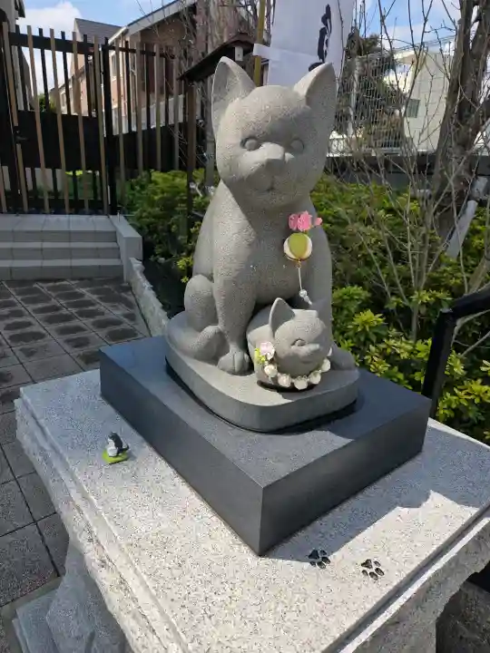 駒込妙義神社の{uncategorized: "未分類", other: "その他", undefined: "問題あり", building: "その他建物", grave: "お墓", sacred_gate: "鳥居", guardian: "狛犬", statue: "像", buddha: "仏像", history: "歴史", nature: "自然", garden: "庭園", animal: "動物", pagoda: "塔", temizu: "手水舎", mountain_gate: "山門・神門", sanctuary: "本殿・本堂", subordinate: "末社・摂社", art: "芸術", scenery: "景色", jizo: "地蔵", ema: "絵馬", goshuin: "御朱印", omikuji: "おみくじ", items: "授与品その他", amulet: "お守り", goshuincho: "御朱印帳", eats: "食事", festival: "お祭り", votive_dance: "神楽", shichigosan: "七五三参", wedding: "結婚式", experience: "体験その他", initially: "初詣", around: "周辺", anti_infection: "感染症対策"}