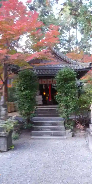 猿丸神社の本殿・本堂