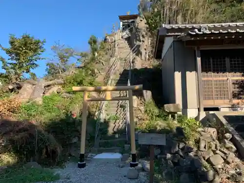 加知山神社の末社