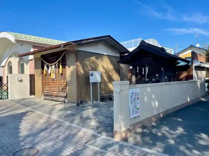 八雲神社 の{uncategorized: "未分類", other: "その他", undefined: "問題あり", building: "その他建物", grave: "お墓", sacred_gate: "鳥居", guardian: "狛犬", statue: "像", buddha: "仏像", history: "歴史", nature: "自然", garden: "庭園", animal: "動物", pagoda: "塔", temizu: "手水舎", mountain_gate: "山門・神門", sanctuary: "本殿・本堂", subordinate: "末社・摂社", art: "芸術", scenery: "景色", jizo: "地蔵", ema: "絵馬", goshuin: "御朱印", omikuji: "おみくじ", items: "授与品その他", amulet: "お守り", goshuincho: "御朱印帳", eats: "食事", festival: "お祭り", votive_dance: "神楽", shichigosan: "七五三参", wedding: "結婚式", experience: "体験その他", initially: "初詣", around: "周辺", anti_infection: "感染症対策"}