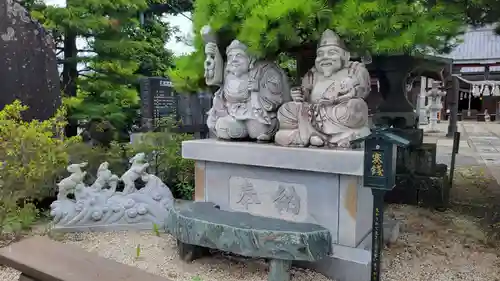 八幡大神社の像