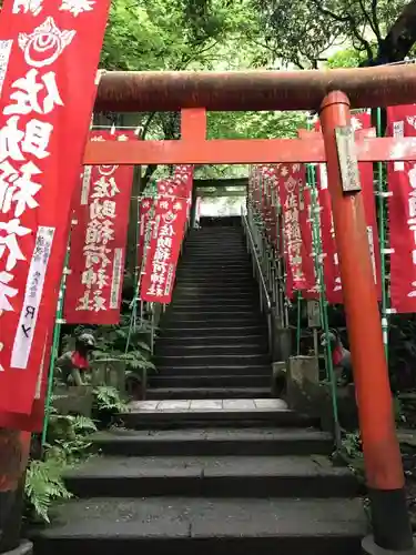 佐助稲荷神社の鳥居