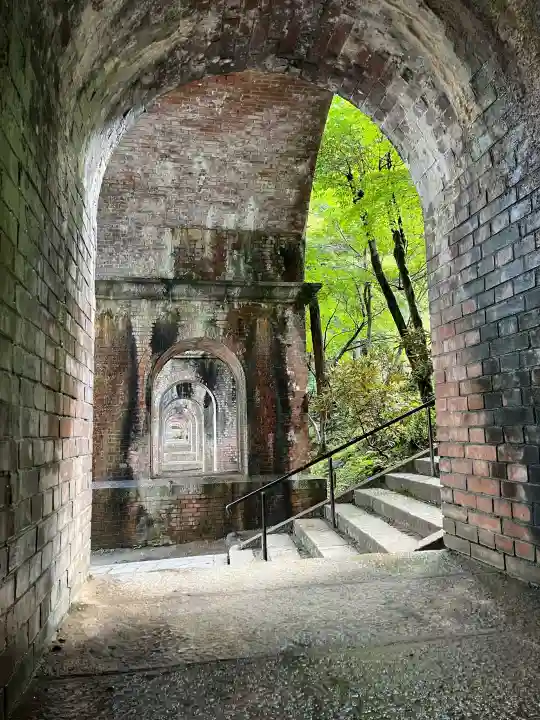 南禅寺の{uncategorized: "未分類", other: "その他", undefined: "問題あり", building: "その他建物", grave: "お墓", sacred_gate: "鳥居", guardian: "狛犬", statue: "像", buddha: "仏像", history: "歴史", nature: "自然", garden: "庭園", animal: "動物", pagoda: "塔", temizu: "手水舎", mountain_gate: "山門・神門", sanctuary: "本殿・本堂", subordinate: "末社・摂社", art: "芸術", scenery: "景色", jizo: "地蔵", ema: "絵馬", goshuin: "御朱印", omikuji: "おみくじ", items: "授与品その他", amulet: "お守り", goshuincho: "御朱印帳", eats: "食事", festival: "お祭り", votive_dance: "神楽", shichigosan: "七五三参", wedding: "結婚式", experience: "体験その他", initially: "初詣", around: "周辺", anti_infection: "感染症対策"}
