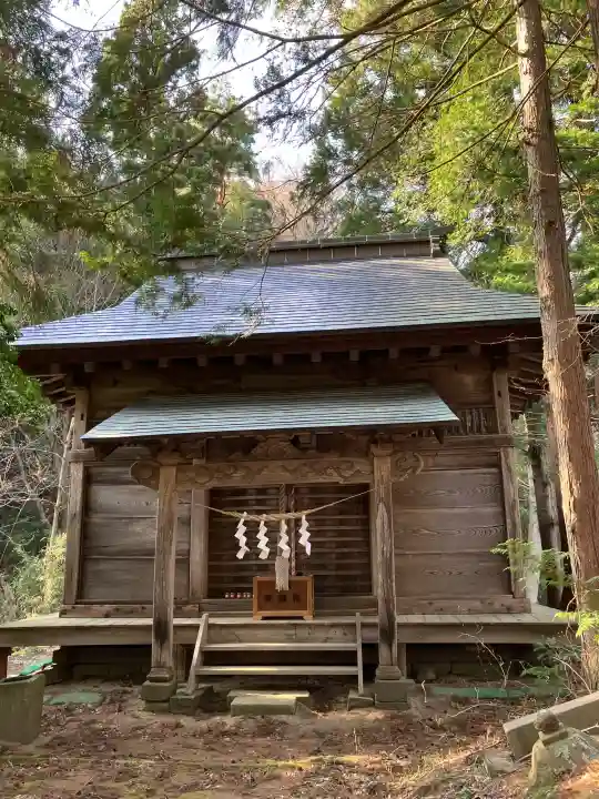 御嶽神社の{uncategorized: "未分類", other: "その他", undefined: "問題あり", building: "その他建物", grave: "お墓", sacred_gate: "鳥居", guardian: "狛犬", statue: "像", buddha: "仏像", history: "歴史", nature: "自然", garden: "庭園", animal: "動物", pagoda: "塔", temizu: "手水舎", mountain_gate: "山門・神門", sanctuary: "本殿・本堂", subordinate: "末社・摂社", art: "芸術", scenery: "景色", jizo: "地蔵", ema: "絵馬", goshuin: "御朱印", omikuji: "おみくじ", items: "授与品その他", amulet: "お守り", goshuincho: "御朱印帳", eats: "食事", festival: "お祭り", votive_dance: "神楽", shichigosan: "七五三参", wedding: "結婚式", experience: "体験その他", initially: "初詣", around: "周辺", anti_infection: "感染症対策"}