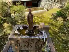 安養寺の手水